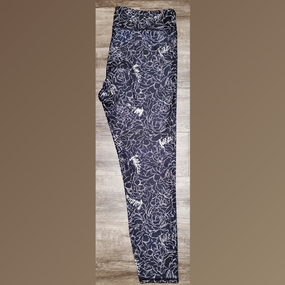 Print Choice Salar Legging by Fabletics SIZE 3X - Picture 2 of 7